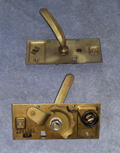 Latch GM 2391382